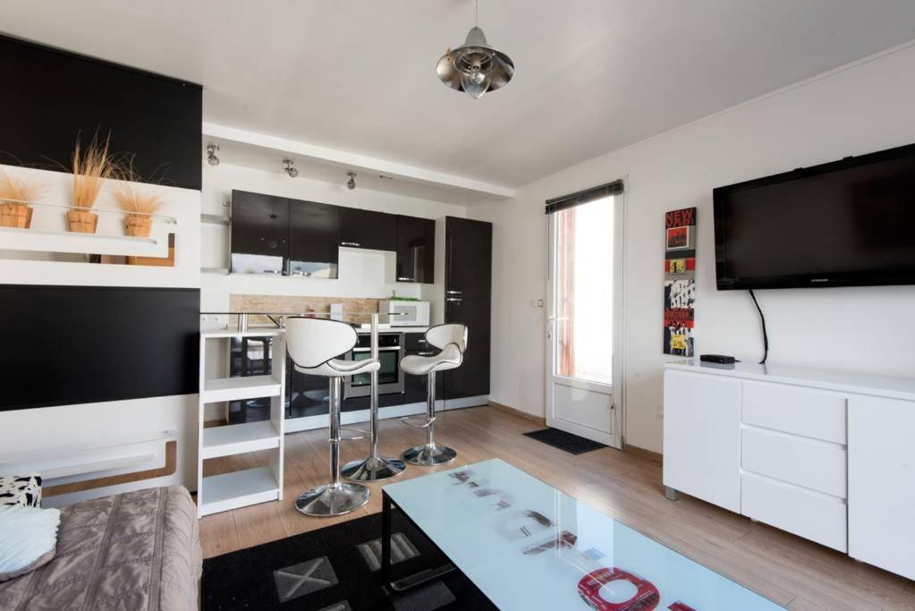 Maison *** Avec Cour 3Km Plage Et La Rochelle Saint-Vivien  Exteriér fotografie